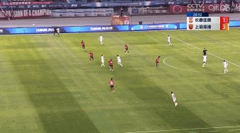 1726915970611068268.gif 武磊.gif